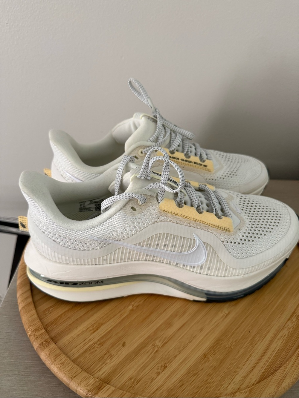 Nike Pegasus Women's White and Light Yellow Mesh Running 👟